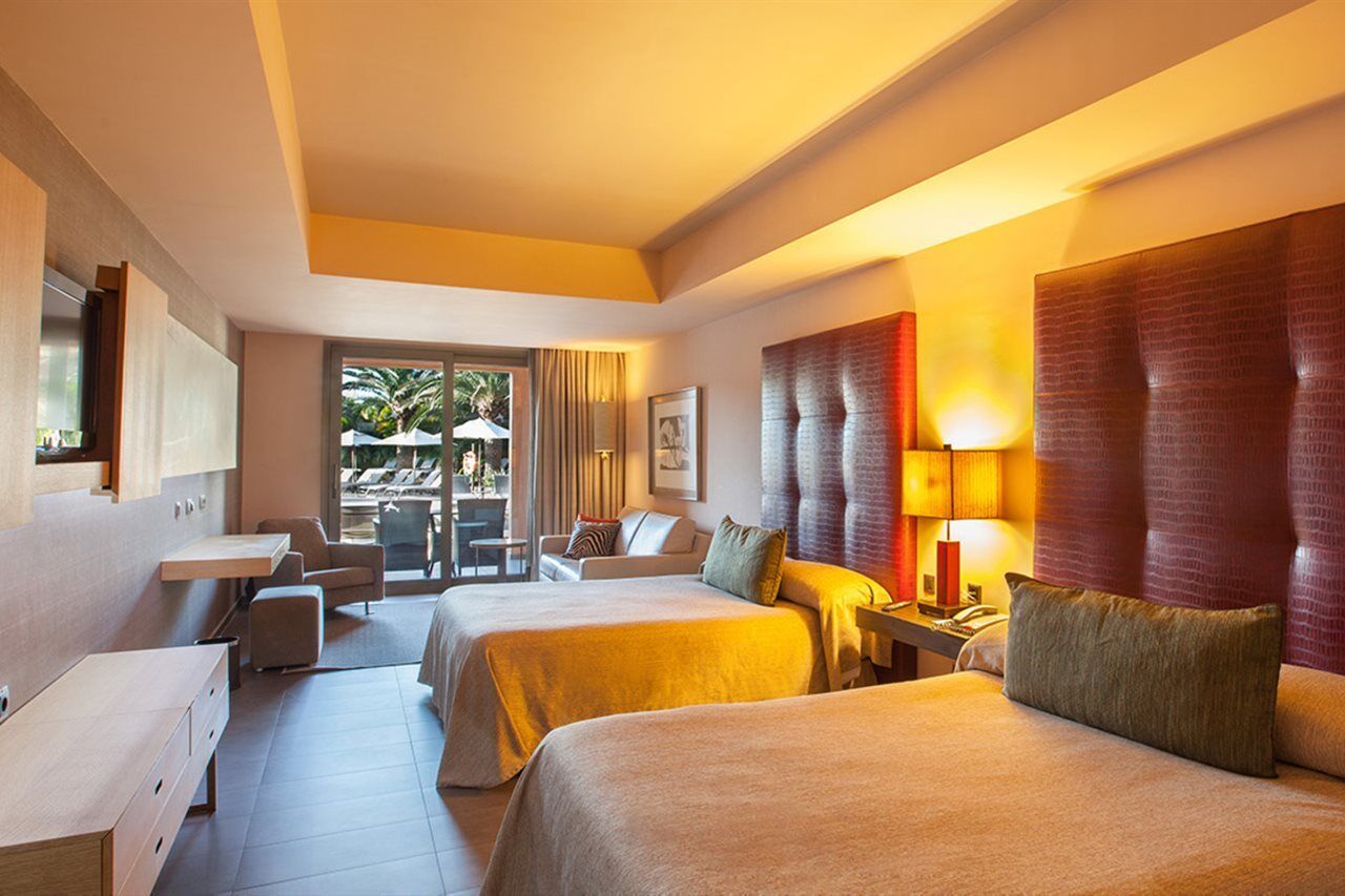 Lopesan Baobab Resort Meloneras Esterno foto A room at the hotel