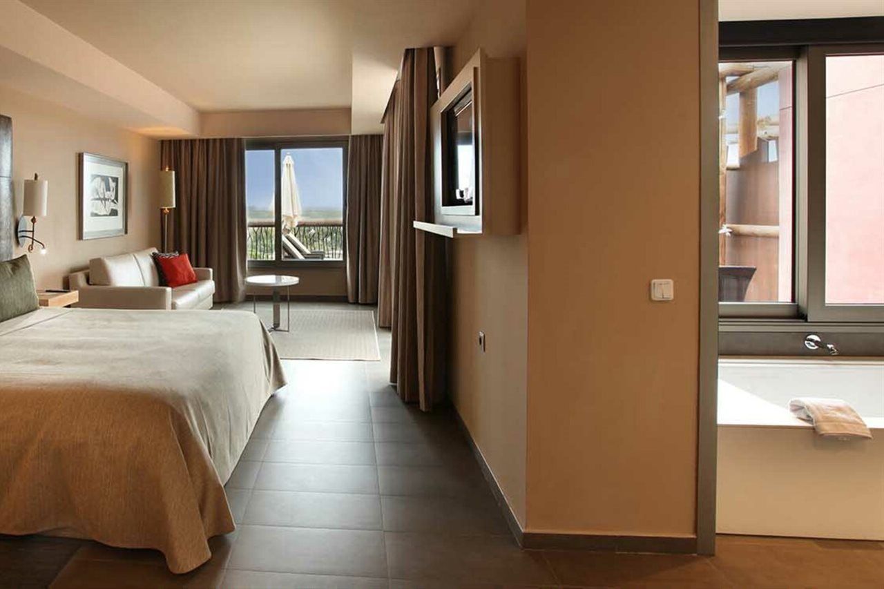 Lopesan Baobab Resort Meloneras Esterno foto A room at the hotel